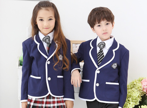 如何保證秋冬季幼兒園校服批發(fā)質(zhì)量呢？