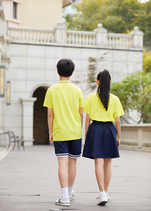 中小學(xué)生校服 中小學(xué)生校服